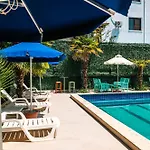 Kurti Hotel Golem (Tirana)