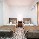 Hotel Kurti 3*