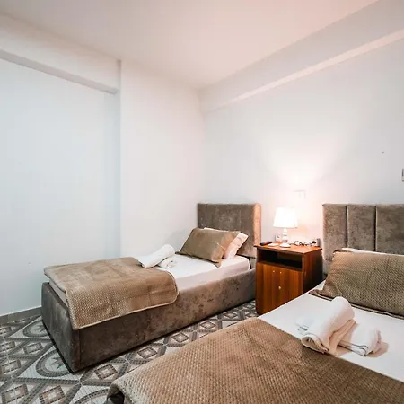 Hotell Kurti Golem (Tirana)