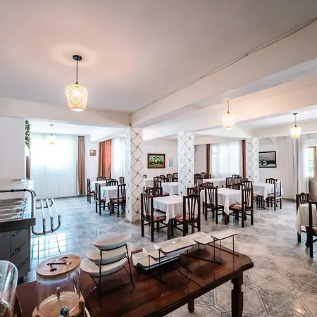 Lion 3* Golem (Tirana)