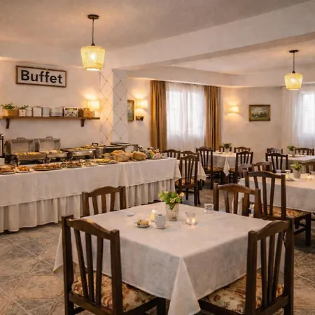 Hotell Kurti 3*