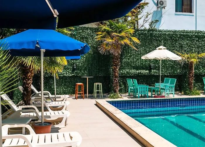 Kurti Hotel Golem (Tirana)