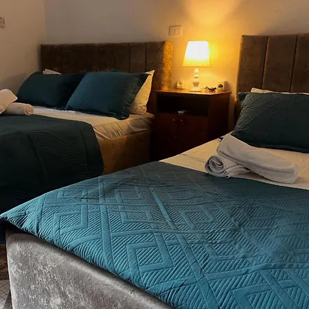 Hotel Kurti 3*
