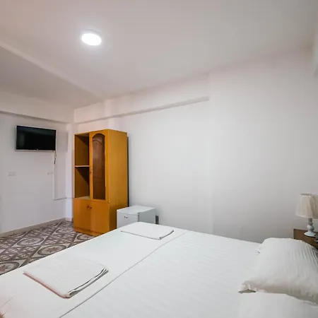 Lion Hotel 3*