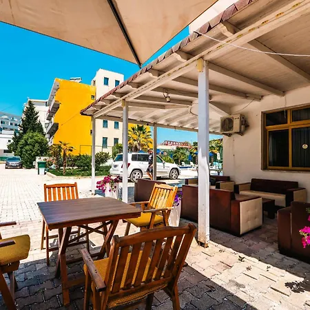 Kurti Hotel Golem (Tirana)