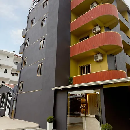 Hotel Kurti 3*