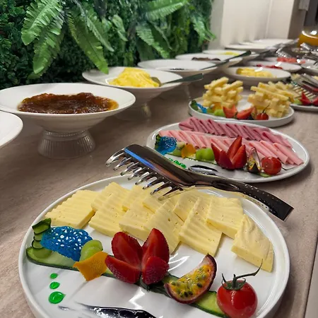 Kurti Hotel
