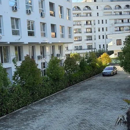 Kurti Hotel