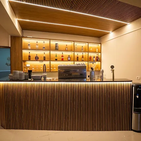 Hotel Kurti 3*