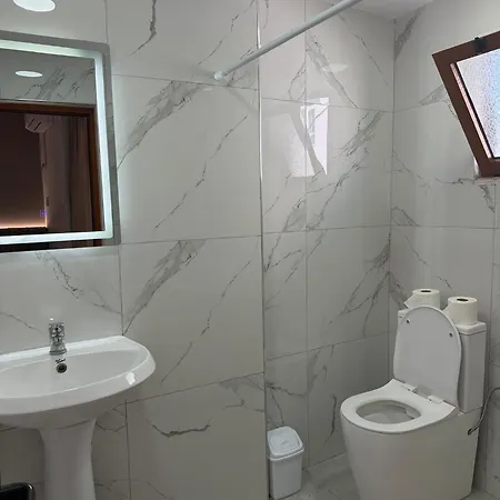 Kurti Hotel