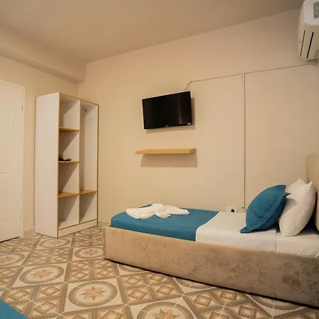 Hotel Kurti 3*