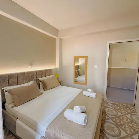 Kurti Hotel Golem (Tirana)