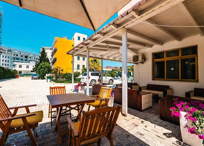 Kurti Hotel Golem (Tirana)